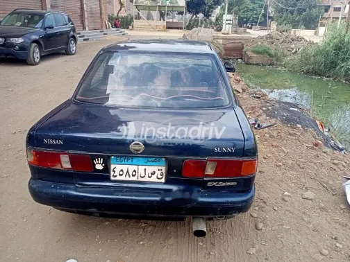 نيسان صنى 1990 أزرق غامق مستعملة للبيع - 3