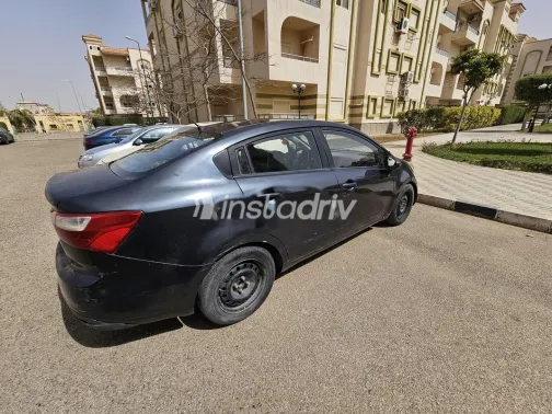 كيا ريو 2015 رمادي مستعملة للبيع - 3