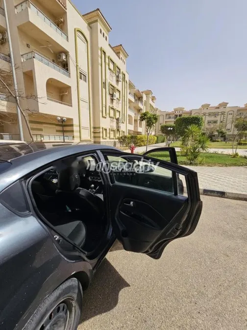 كيا ريو 2015 رمادي مستعملة للبيع - 5