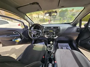 كيا ريو 2015 رمادي مستعملة للبيع