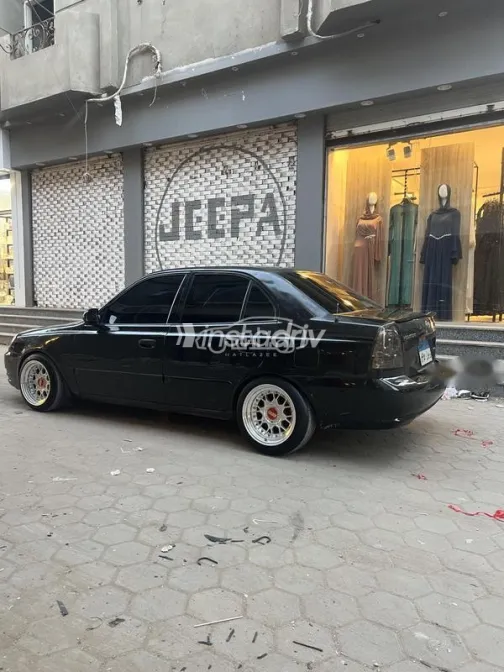 هيونداي فيرنا 2010 أسود مستعملة للبيع - 3