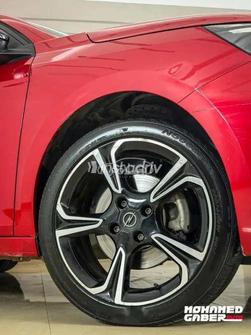 Opel Crossland 2022 Red Used for Sale - 2