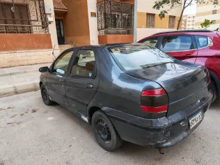 فيات سينا 2002 أبيض مستعملة للبيع