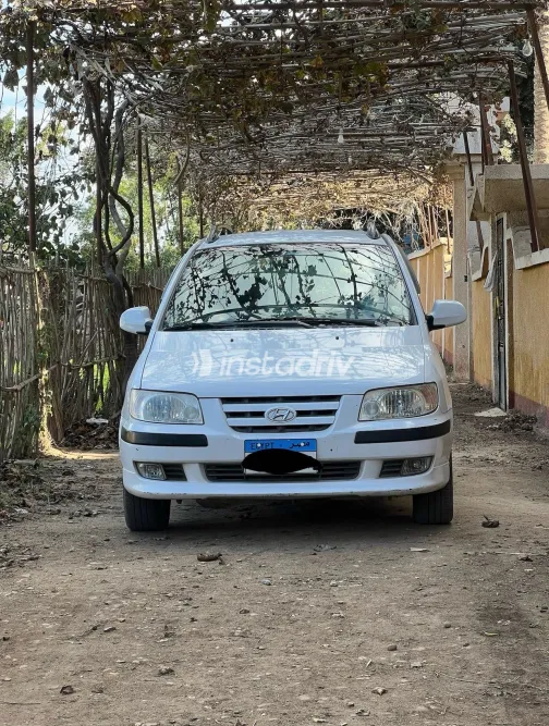 هيونداي ماتريكس 2004 أبيض مستعملة للبيع - 1