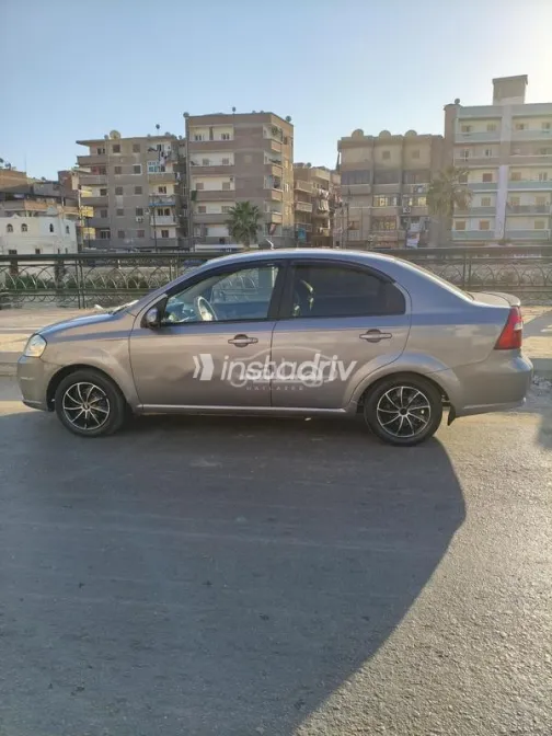 شيفروليه افيو 2013 رمادي مستعملة للبيع - 9