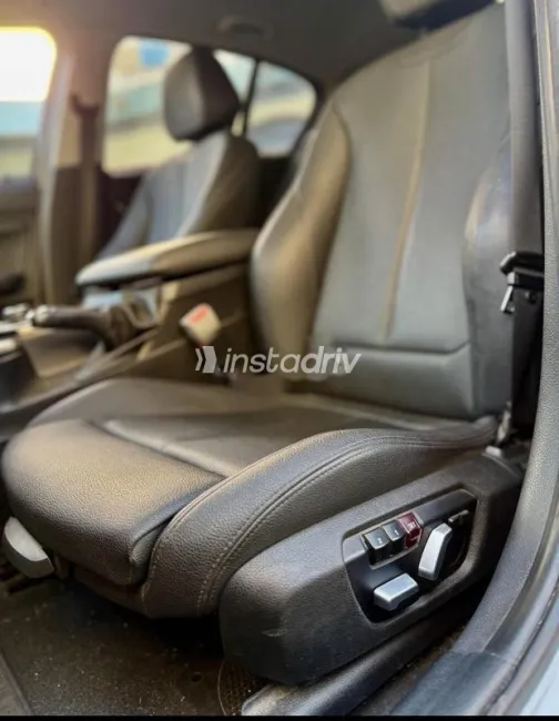 بي ام دبليو 118 2018 أبيض مستعملة للبيع - 7