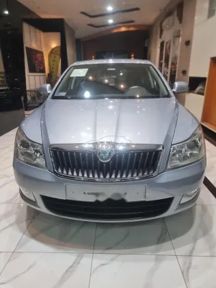 سكودا اوكتافيا 2007 أسود مستعملة للبيع