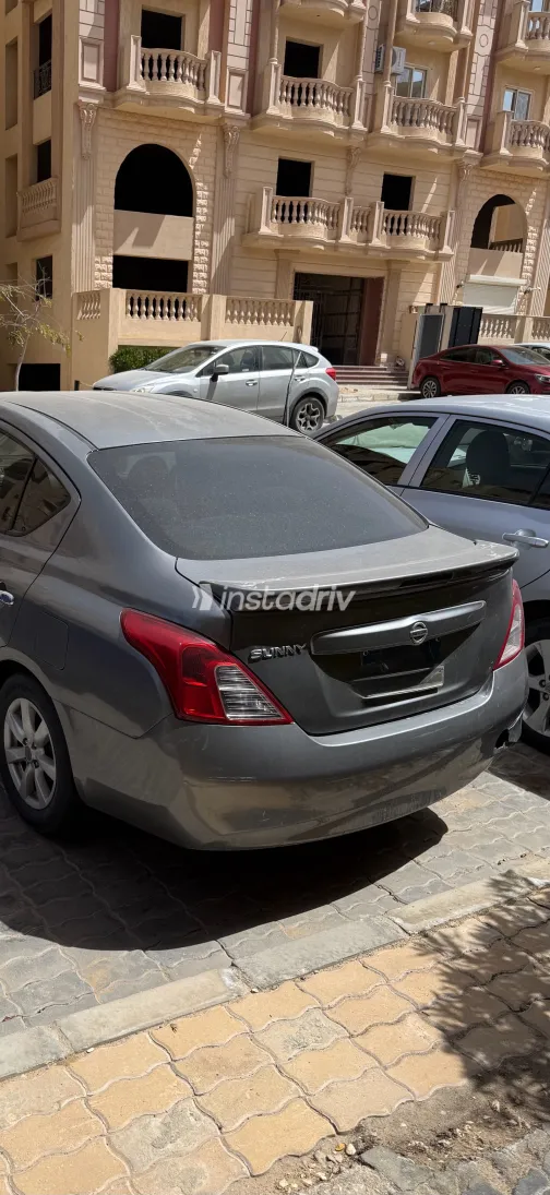 نيسان صنى 2014 أبيض مستعملة للبيع - 2