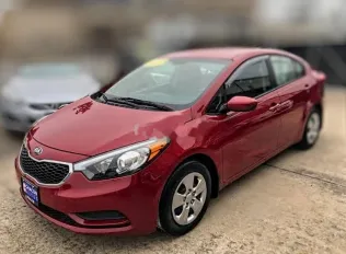 كيا سيراتو 2015 أحمر غامق مستعملة للبيع