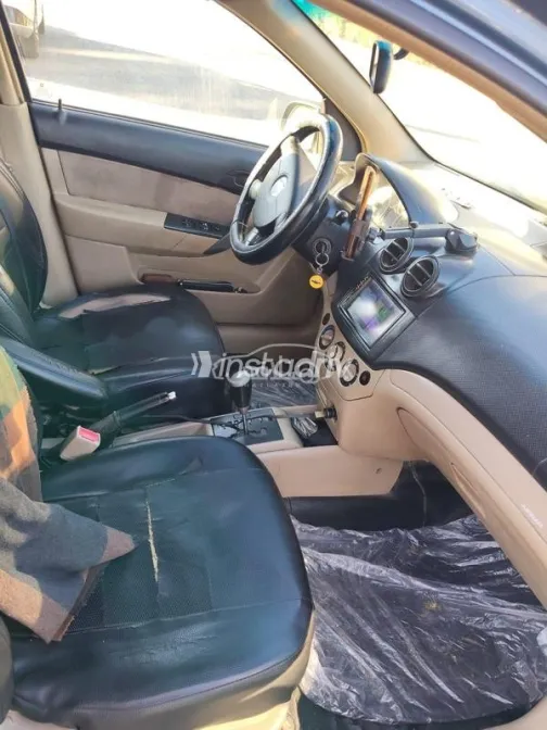 شيفروليه افيو 2019 أبيض مستعملة للبيع - 6