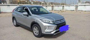 ميتسوبيشي اكليبس كروس 2018 فضي مستعملة للبيع