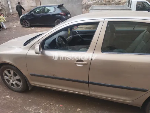 سكودا اوكتافيا 2005 أبيض مستعملة للبيع - 2