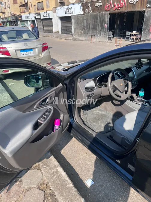 Chevrolet Malibu 2019 White Used for Sale - 5