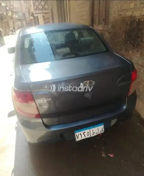 لادا جرانتا 2015 رمادي غامق مستعملة للبيع - 4