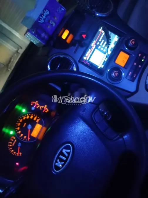 Kia Carens 2013 Brown Used for Sale - 5