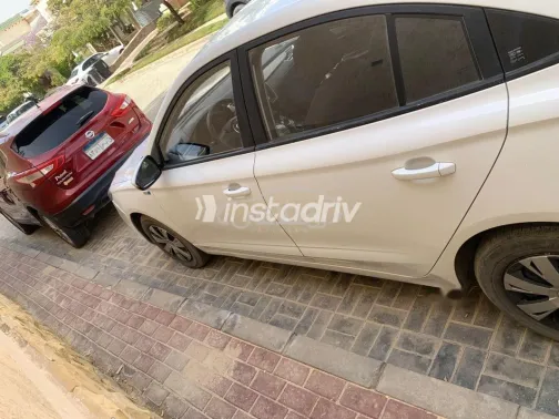 ام جى 5 2021 أبيض مستعملة للبيع - 3