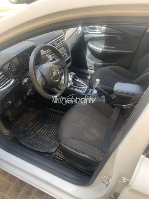 ام جى 5 2021 أبيض مستعملة للبيع - 4