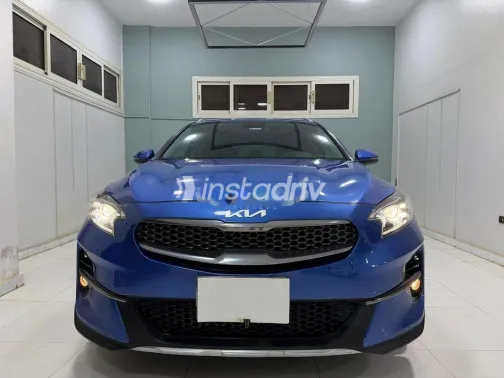 كيا اكسيد 2022 أزرق غامق مستعملة للبيع - 1