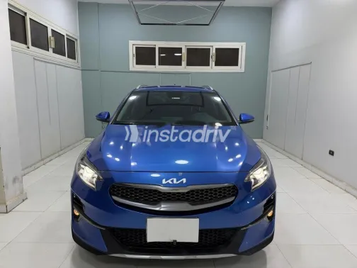 كيا اكسيد 2022 أزرق غامق مستعملة للبيع - 2