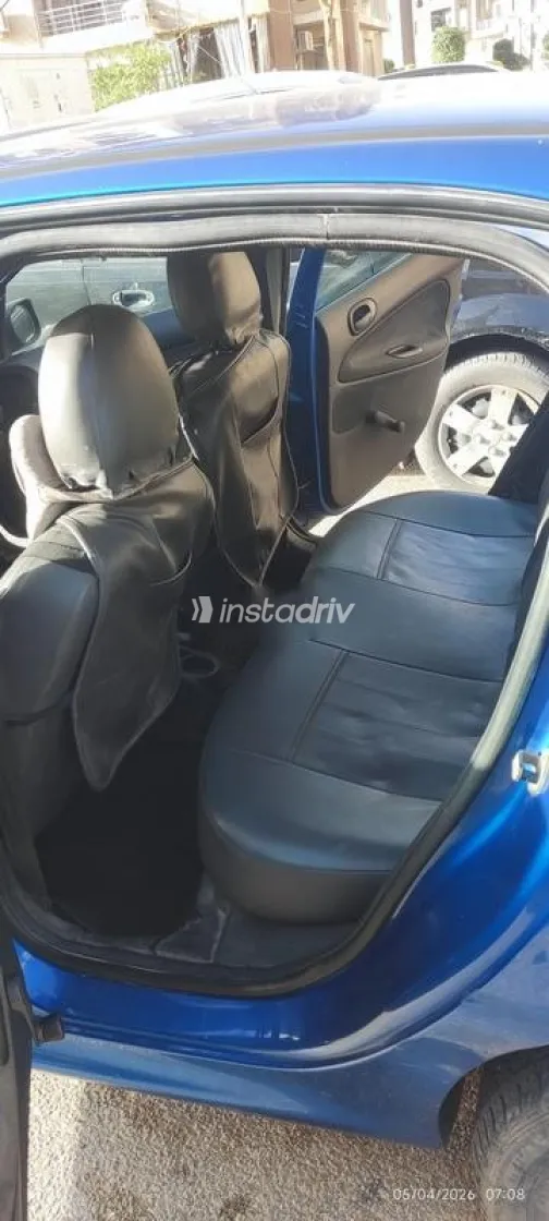 بيجو 206 2011 أزرق غامق مستعملة للبيع - 4