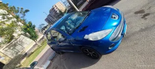 بيجو 206 2011 أزرق غامق مستعملة للبيع