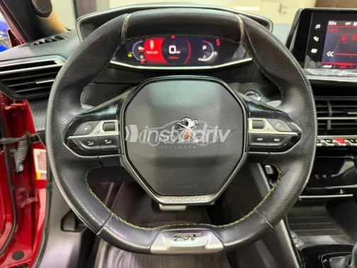 Peugeot 2008 2021 Red Used for Sale - 9