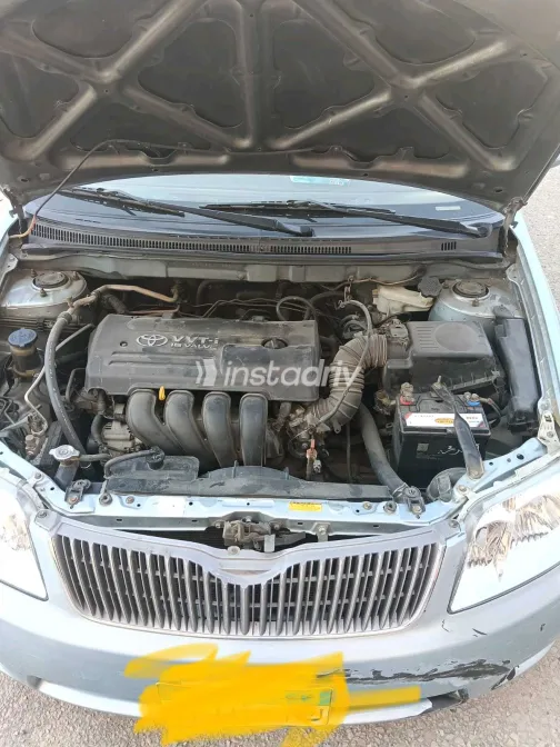 تويوتا كورولا 2005 أبيض مستعملة للبيع - 2