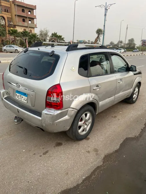 هيونداي توسان 2005 أبيض مستعملة للبيع - 6