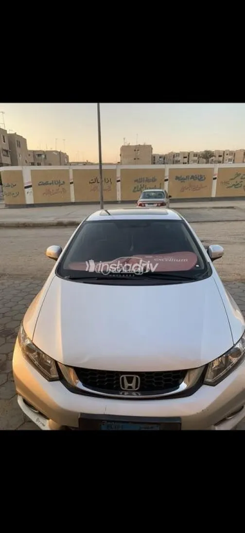 هوندا سيفك 2015 فضي مستعملة للبيع - 2