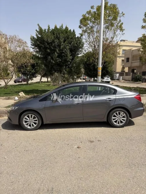 هوندا سيفك 2013 رمادي مستعملة للبيع - 2