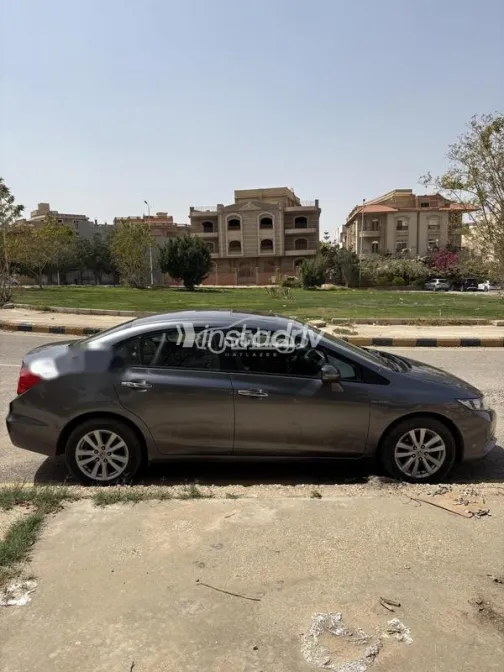 هوندا سيفك 2013 رمادي مستعملة للبيع - 4