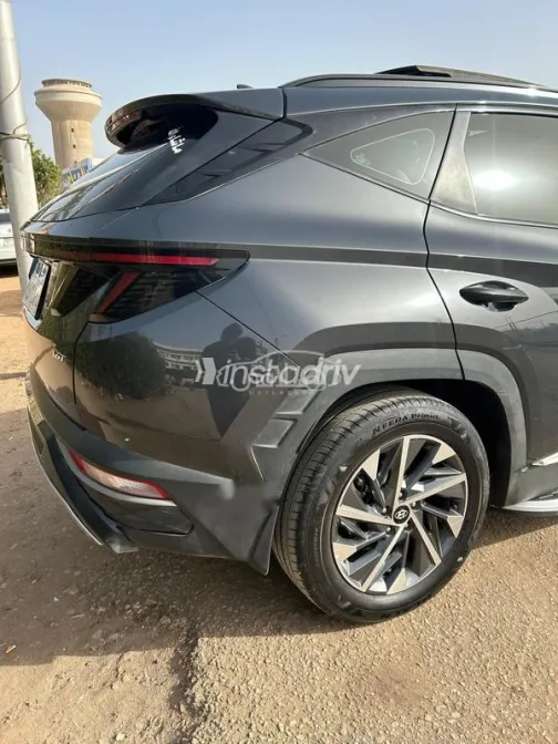 Hyundai Tucson 2024 Dark Gray Used for Sale - 6