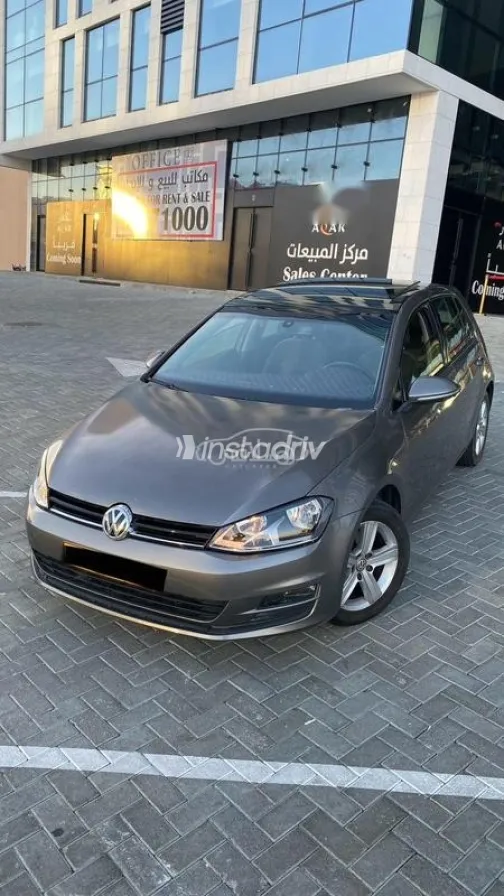فولكس فاغن جولف 7 2014 رمادي مستعملة للبيع - 1