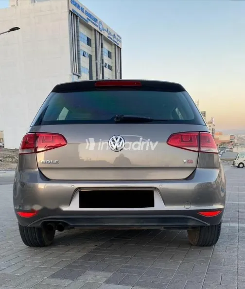 فولكس فاغن جولف 7 2014 رمادي مستعملة للبيع - 4