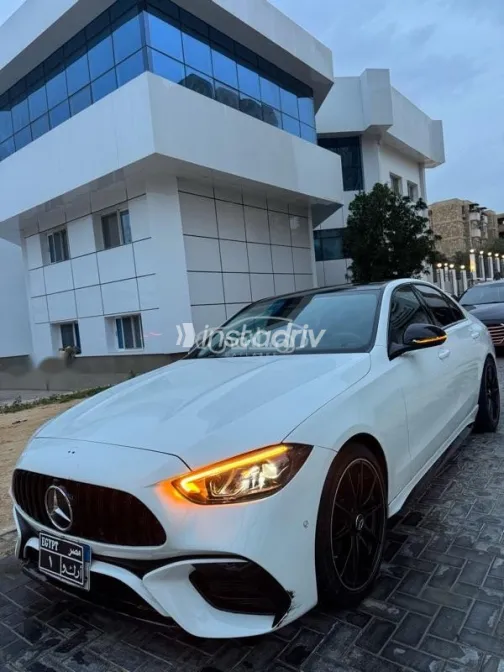 مرسيدس C 180 2023 أبيض مستعملة للبيع - 2