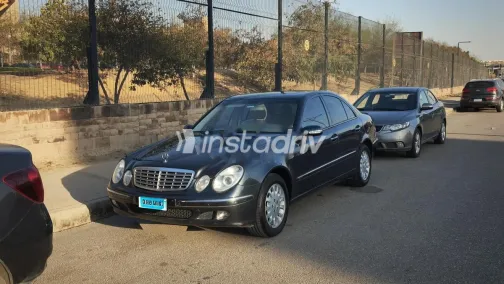 مرسيدس E 320 2003 أسود مستعملة للبيع - 1