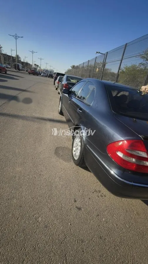 مرسيدس E 320 2003 أسود مستعملة للبيع - 6