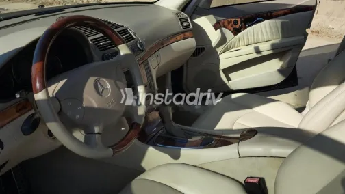 مرسيدس E 320 2003 أسود مستعملة للبيع - 9