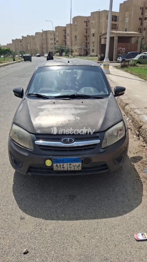 لادا جرانتا 2015 أبيض مستعملة للبيع - 4