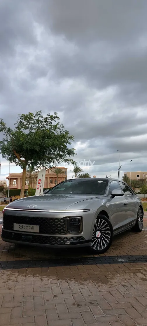 هيونداي أزيرا 2023 أبيض مستعملة للبيع - 3