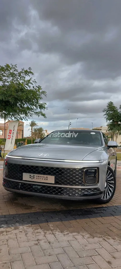 هيونداي أزيرا 2023 أبيض مستعملة للبيع - 5