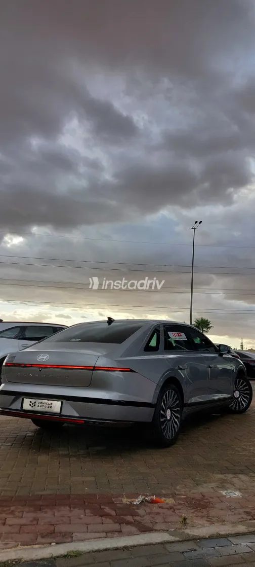 هيونداي أزيرا 2023 أبيض مستعملة للبيع - 6