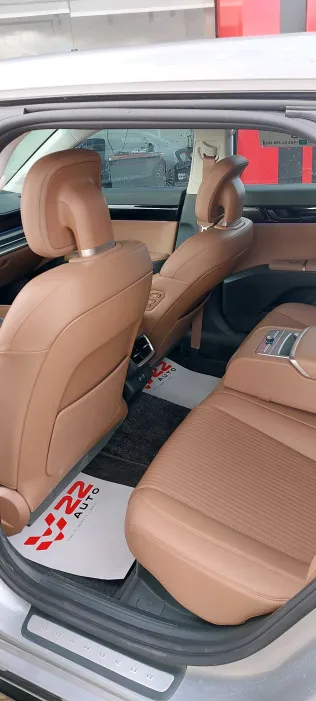 هيونداي أزيرا 2023 أبيض مستعملة للبيع