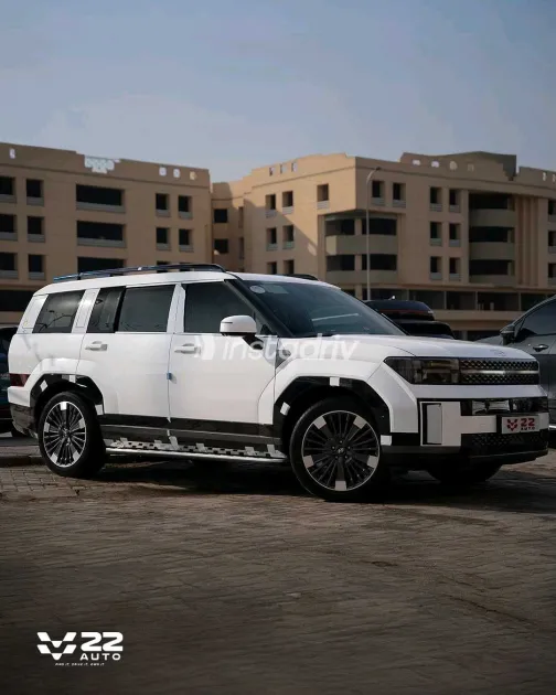 Hyundai Santa Fe 2025 White Used for Sale - 8