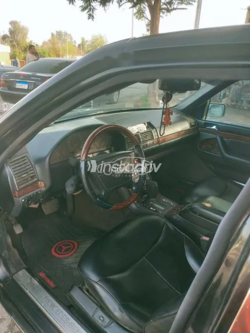 مرسيدس S 320 1995 أسود مستعملة للبيع - 1