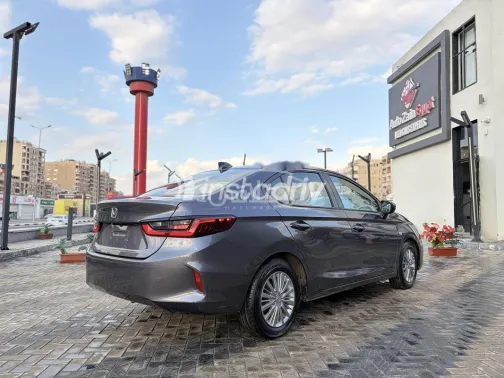 هوندا سيتى 2009 أحمر غامق مستعملة للبيع - 3