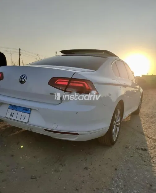 Volkswagen Passat 2019 White Used for Sale - 3