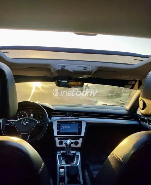 Volkswagen Passat 2019 White Used for Sale - 4