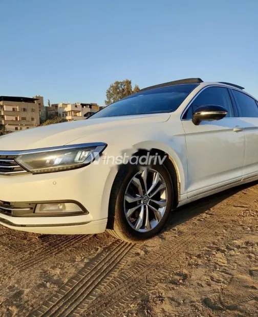 Volkswagen Passat 2019 White Used for Sale - 6