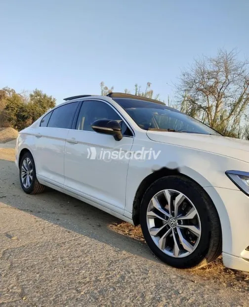Volkswagen Passat 2019 White Used for Sale - 7